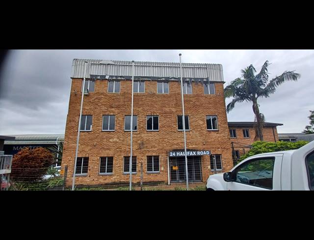 760M² OFFICE TO LET IN NEW GERMANY